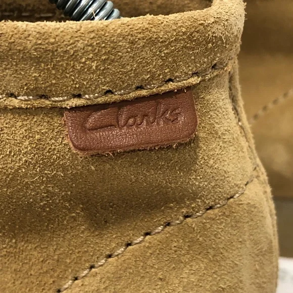 Clarks Wallaston Dark Sand Suede Boots Shoes Men’s Sz 8 - Picture 2 of 12